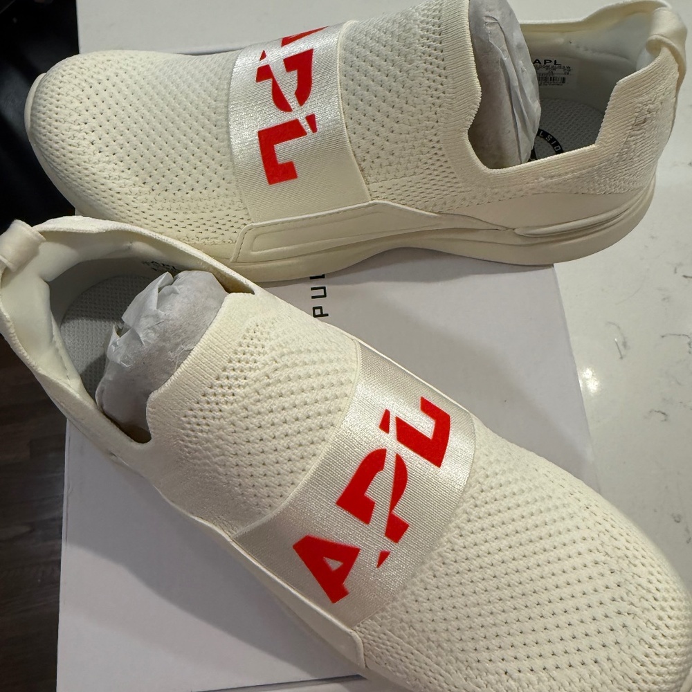 NEW IN BOX APL Techloom Bliss